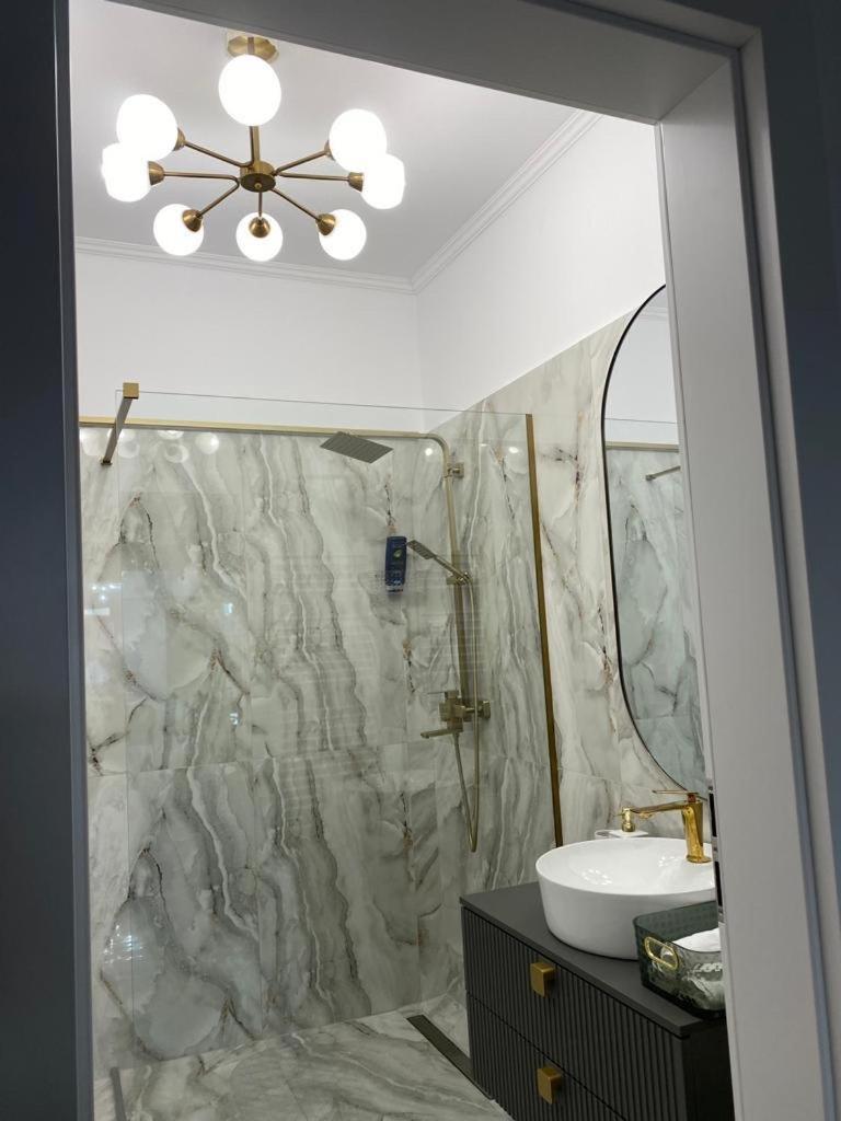Elite Apartment Сибиу Экстерьер фото