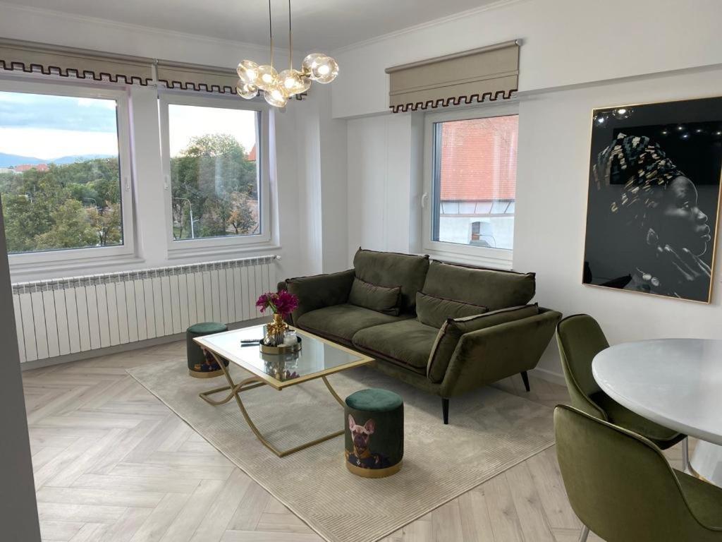 Elite Apartment Сибиу Экстерьер фото